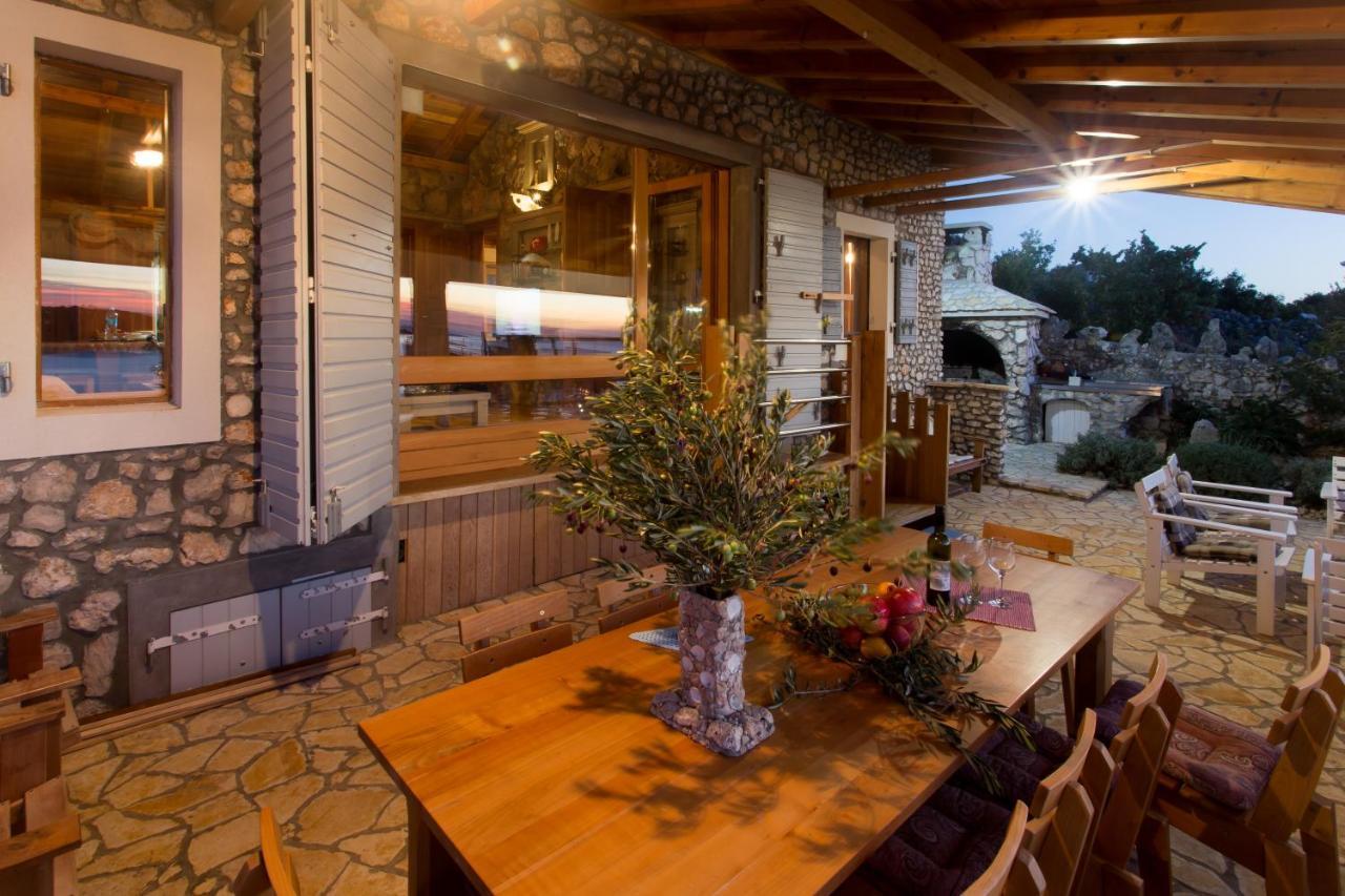 Villa, Stone House With Swimming Pool & Sauna, Beach, Sevid Ngoại thất bức ảnh