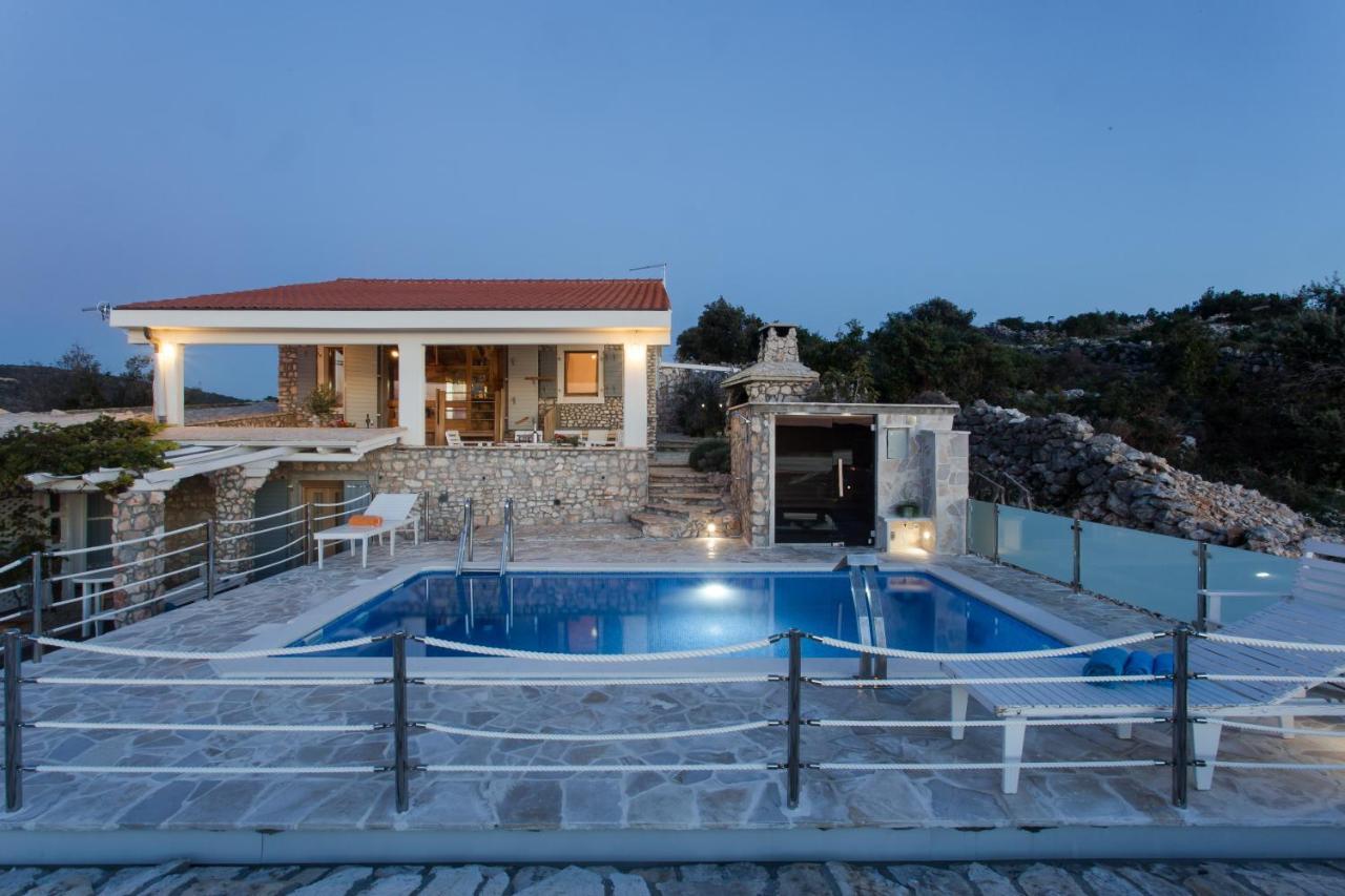 Villa, Stone House With Swimming Pool & Sauna, Beach, Sevid Ngoại thất bức ảnh